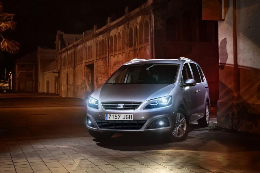  Seat Alhambra 2015 года  (фото 29 из 35)